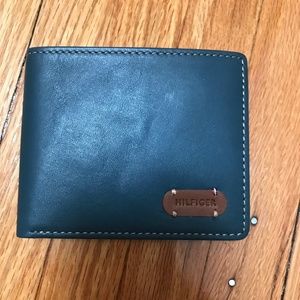 NWOT TOMMY HILFIGER BLUE-GREEN DOUBLE BILLFOLD